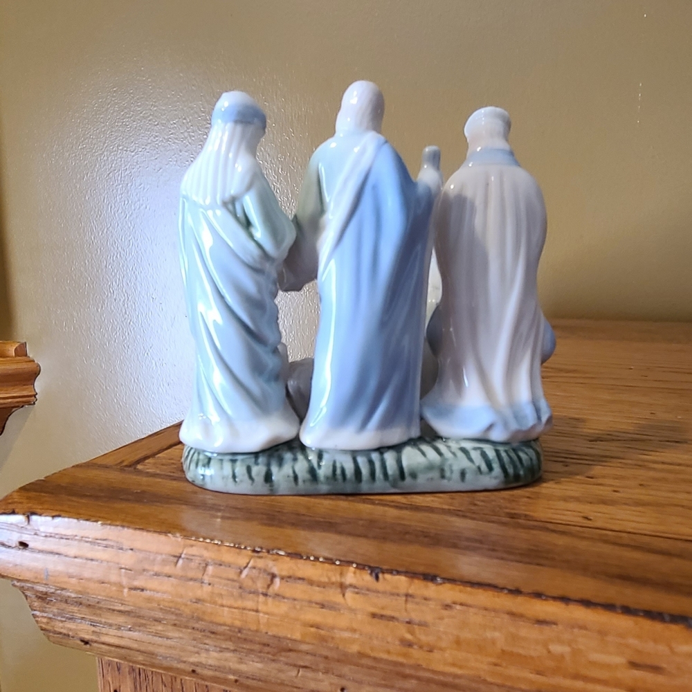 Porcelain Christmas Vintage figurine - Picture 3 of 13